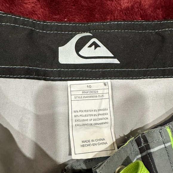 Quiksilver and Hang Ten boys boardshorts size 10, used good condition - Picture 5 of 10
